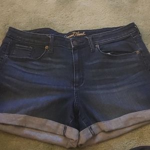 Universal threads shorts